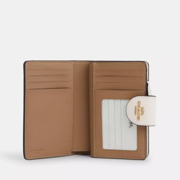 💕Coach Medium Corner Zip Wallet In Signature Canvas With Heart Print💕 - Picture 4 of 11